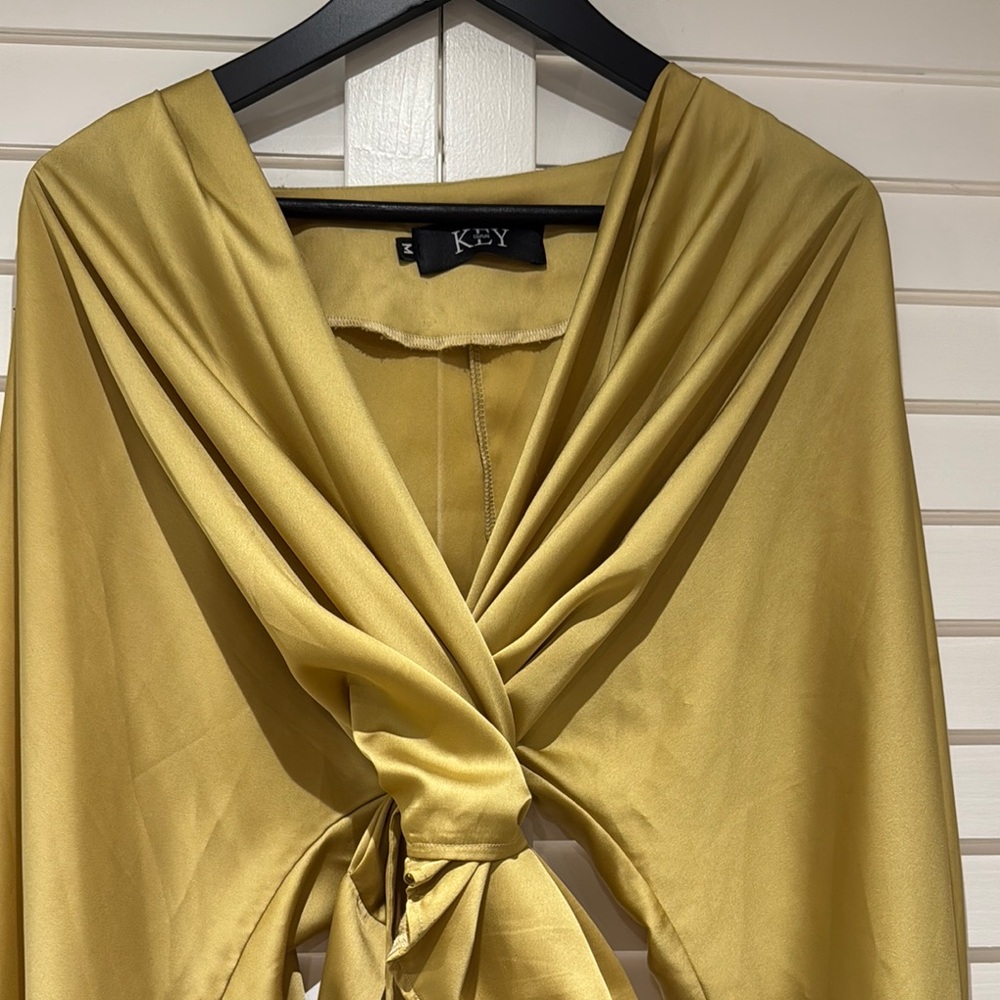 Urban outfitters long sleeves gold Blouse - Picture 5 of 9
